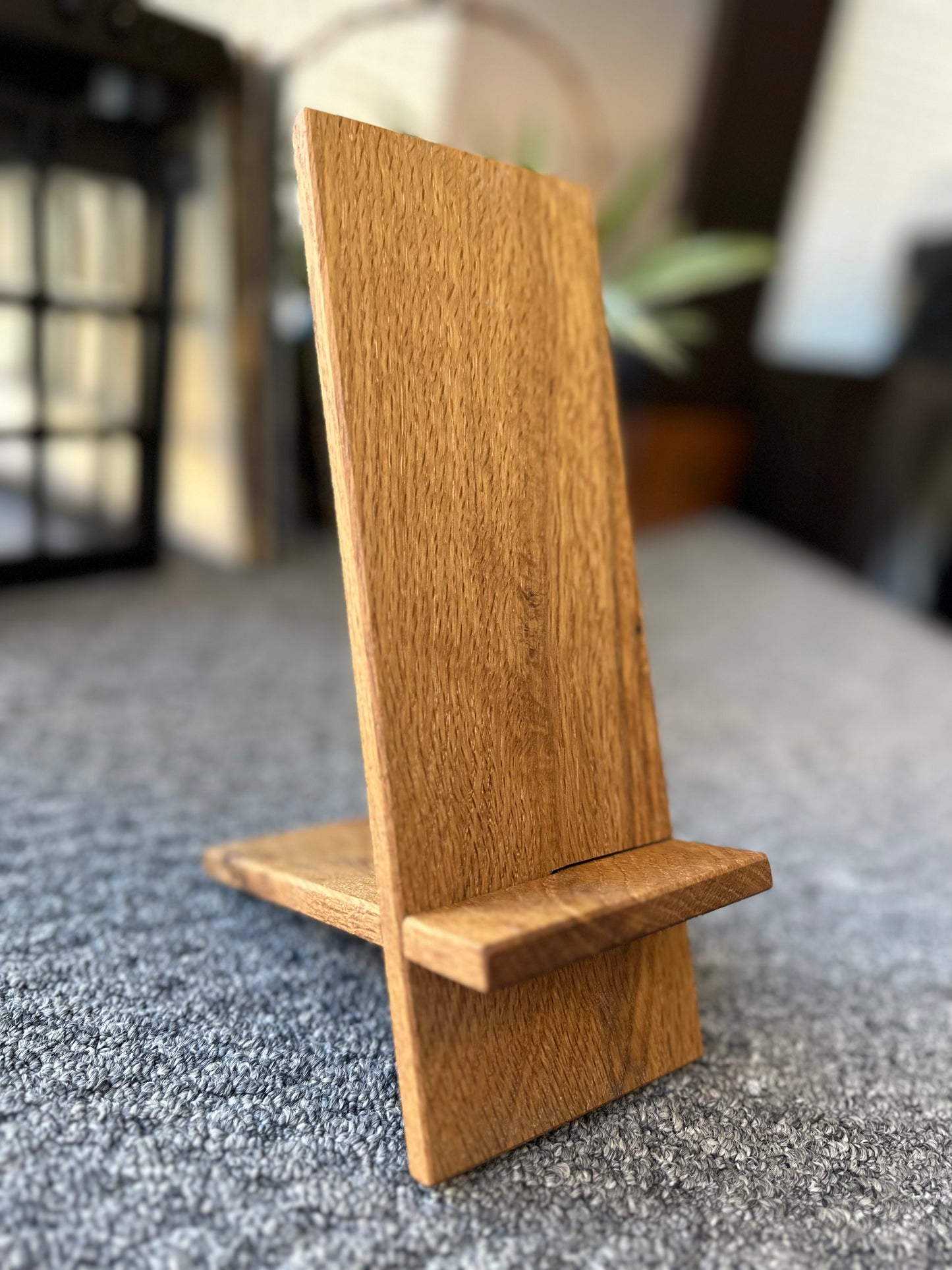 Hardwood Now Playing Stand (White Oak)