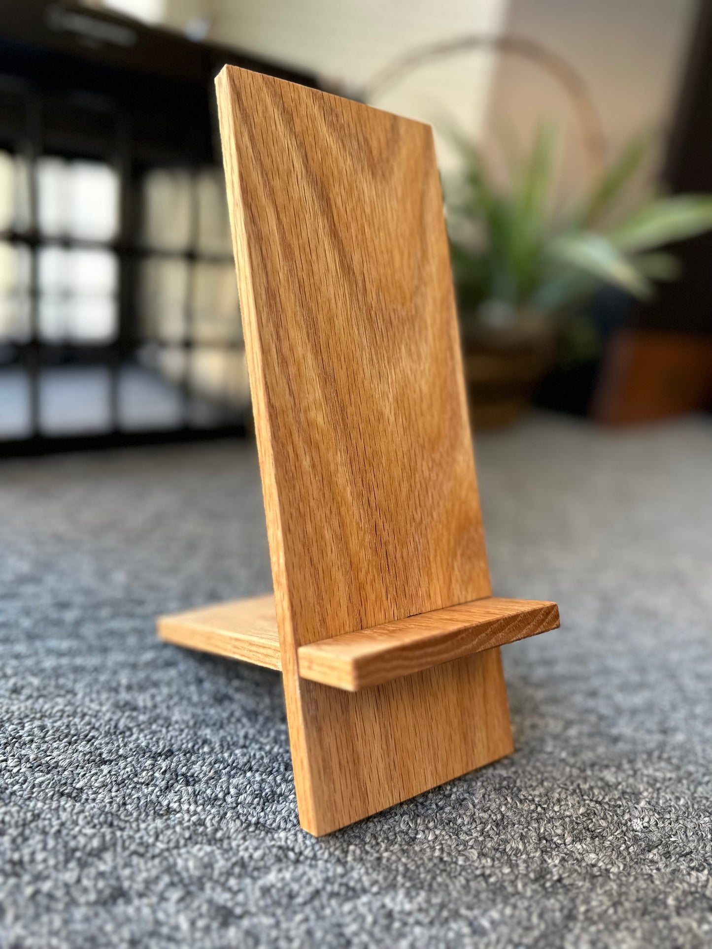 Hardwood Now Playing Stand (Red Oak)